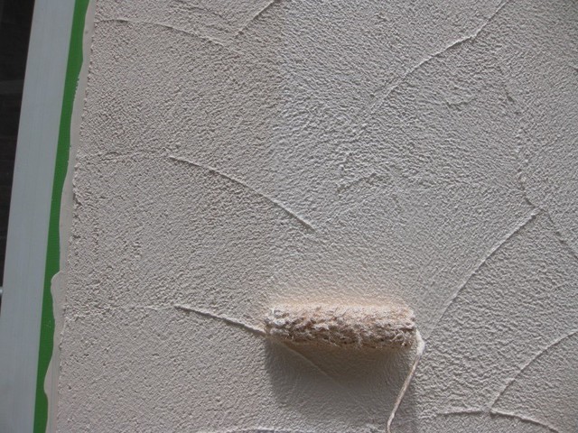 外構塀塗装 上塗を行います。 施工完成  と組からのコメント