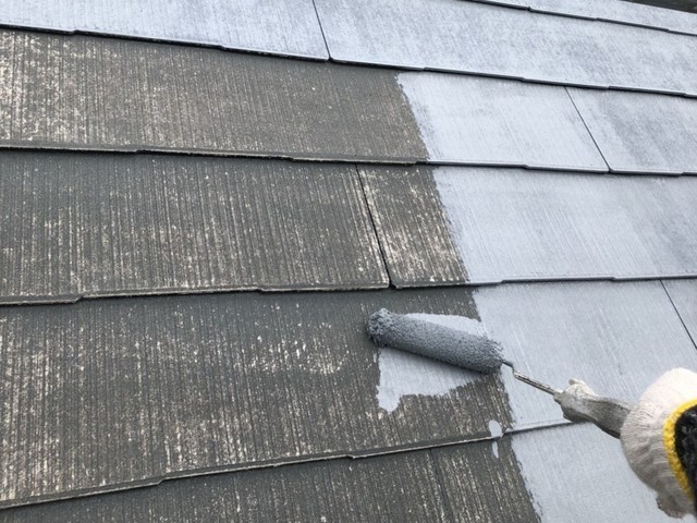 屋根 屋根塗装 下塗りを行います。